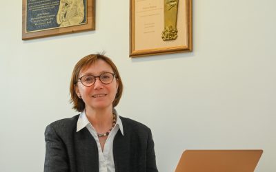🔥 Svetlana Mintova, Porteuse de la Flamme Olympique : Une Fusion Exceptionnelle de Science et de Sport 🔬🏅